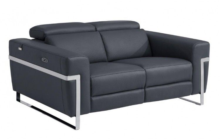 990 - Power Reclining Loveseat With Power Headrest