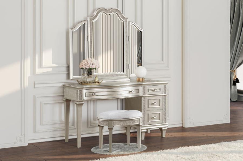 Evangeline - 4-Drawer Vanity Table With Faux Diamond Trim - Silver And Ivory