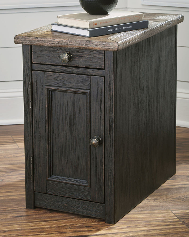 Tyler - Grayish Brown / Black - Chair Side End Table