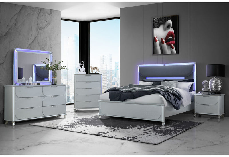 Lando - 5 Piece Queen Bedroom Set - Silver